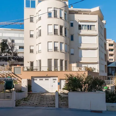 Excelsio Apartment *